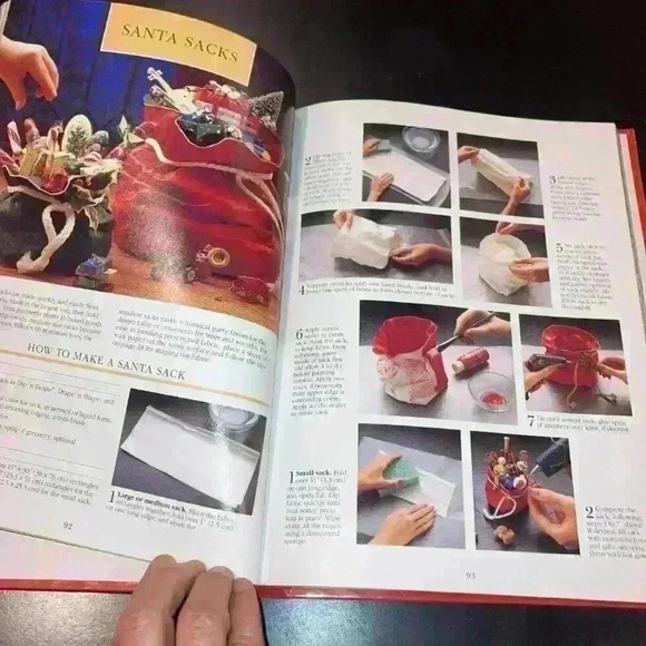 Vintage Christmas Cooking Crafts & Gifts Coffee Table Book Kitchen Decor EXC CON - Picture 4 of 12